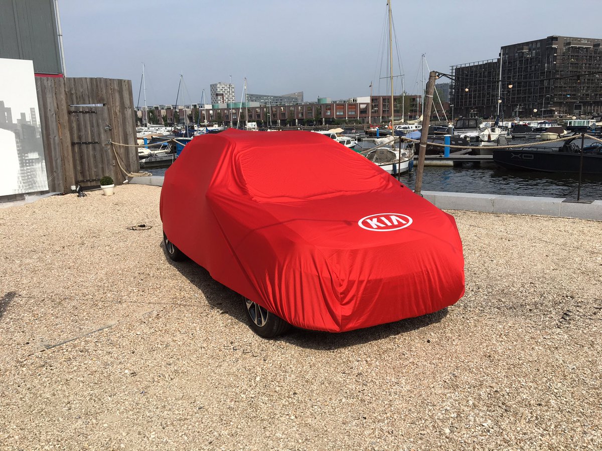 JavierMontoyaMa's tweet photo. Aquí debajo está el @kiamotorsiberia Stonic. A las 13:00 h te lo enseñamos @motor16 https://t.co/pRPdQrZN37