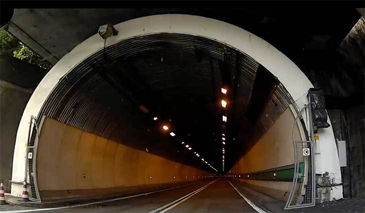 ValaostaNotizie's tweet photo. #41enne #aosta #documenti #falsi #frontiera https://t.co/Nioo5hwAgV https://t.co/g9P0iKRpIV