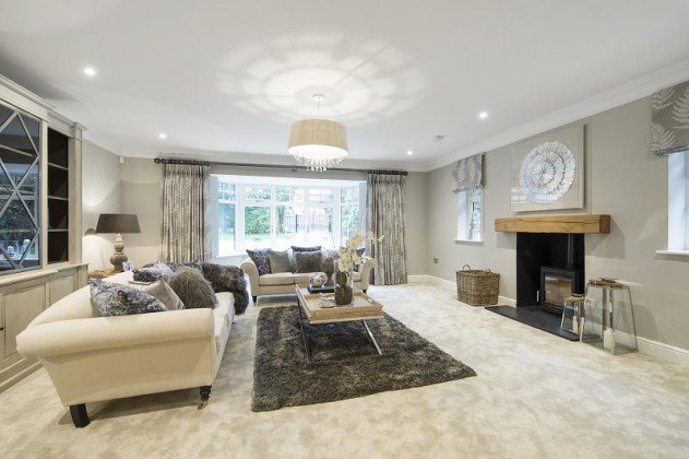 frostweb's tweet photo. Located in highly sought #Burnham high quality specification family home. SHOW HOME OPEN FRI - MON 10 - 4 https://t.co/dNz0ykZIcp #prophour https://t.co/CbEbHW5IKi