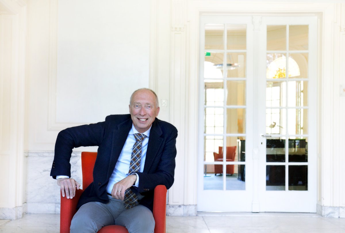 KlokGroep's tweet photo. We interviewden Nico Rietdijk, directeur van branchevereniging NVB en vroegen hem naar zijn visie voor de toekomst. https://t.co/Ppgb7Umq7l https://t.co/XMAvSxifgT