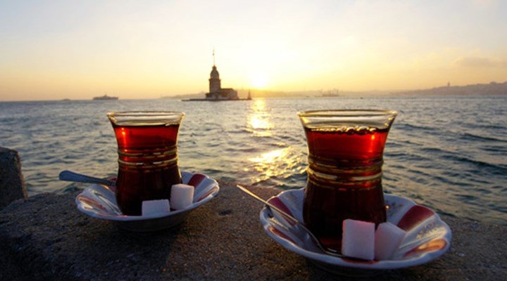 Kim kazanmazsa bu dünyada bir ekmek parası, dostunun yüz karası, düşmanının maskarası.