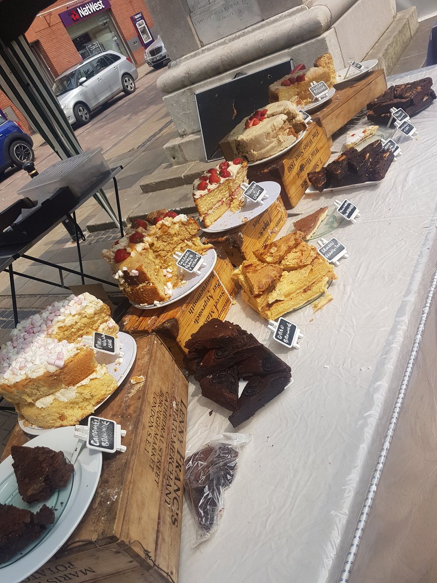 ClairesKitchen3's tweet photo. @lichfieldcivic @EgoLichfield @WeLoveLichfield @LichMercury @LichfieldLive @LichfieldBID @VisitLichfield FAMTASTIC CAKES on Mkt Sq TODAY ! https://t.co/iRIKIKDQ2E