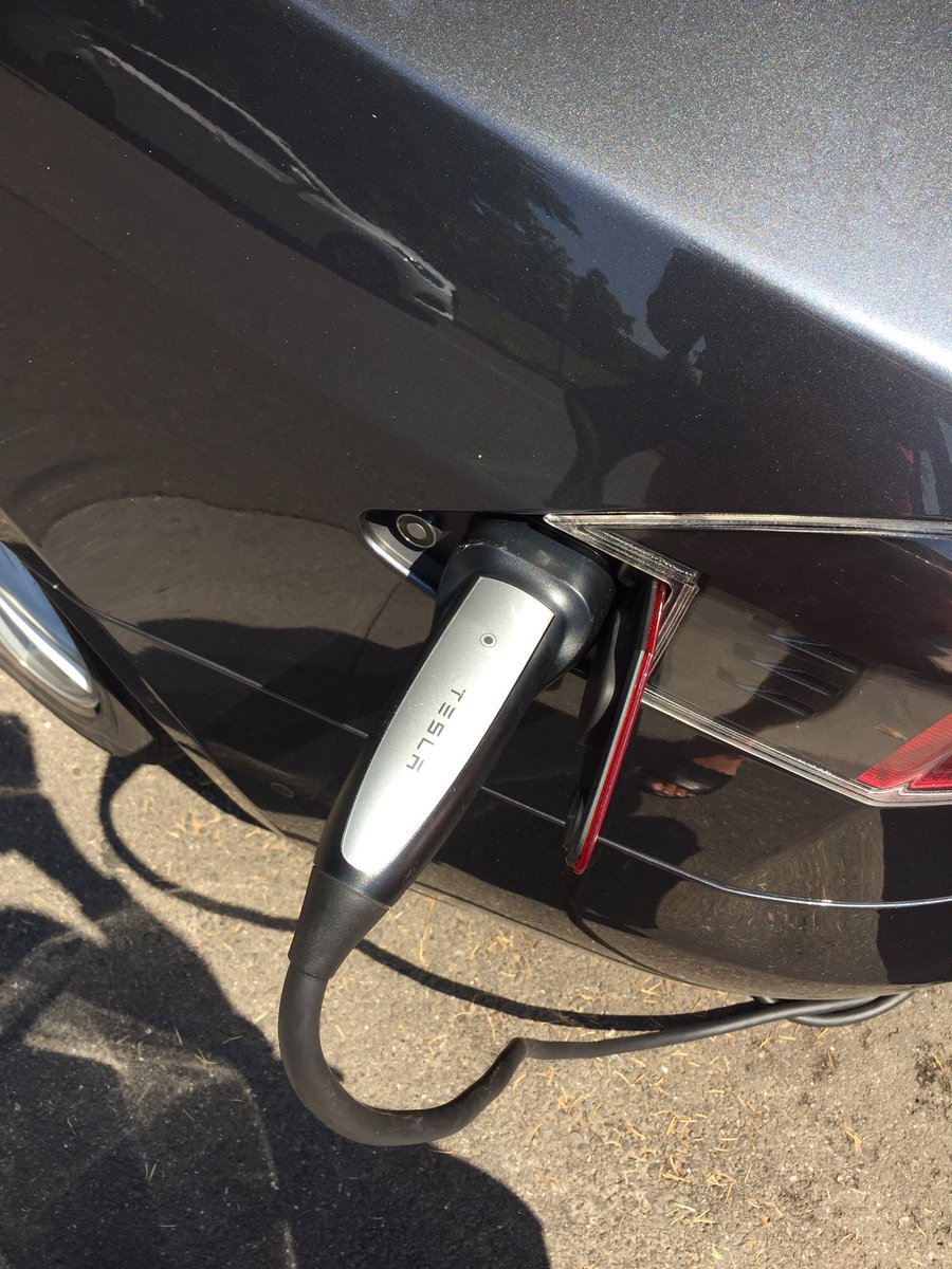 ERTICO's tweet photo. Don't miss the #COGISTICS demo in a #Tesla vehicle showing Speed advice (GLOSA) service #ITSStrasbourg17 @ITS_Congresses https://t.co/aoe4TdPMzN