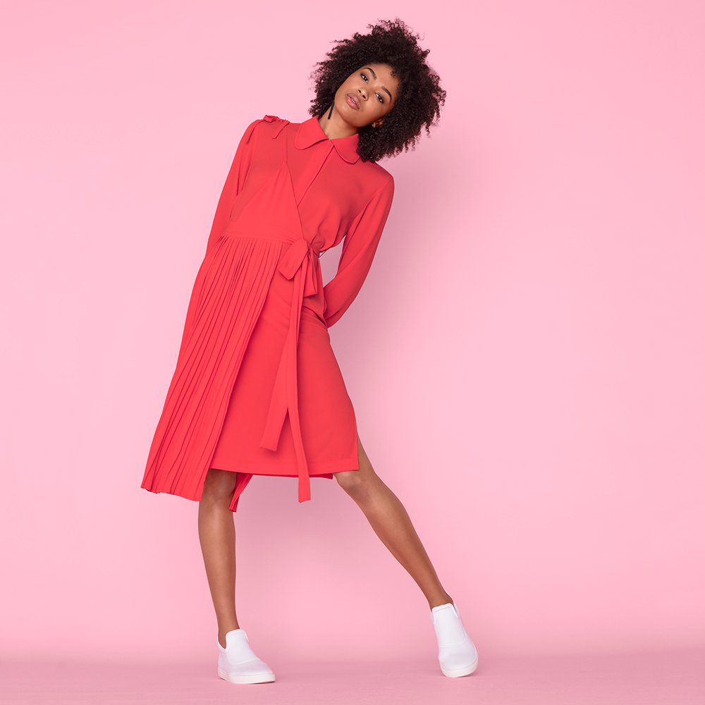 safashionweek's tweet photo. It's all in the detail. Charm in elegance in this vintage-inspired dress from @Rich_Mnisi @WOOLWORTHS_SA  https://t.co/XIRlUPk1q2 #StyleBySA https://t.co/b26qROu0oO