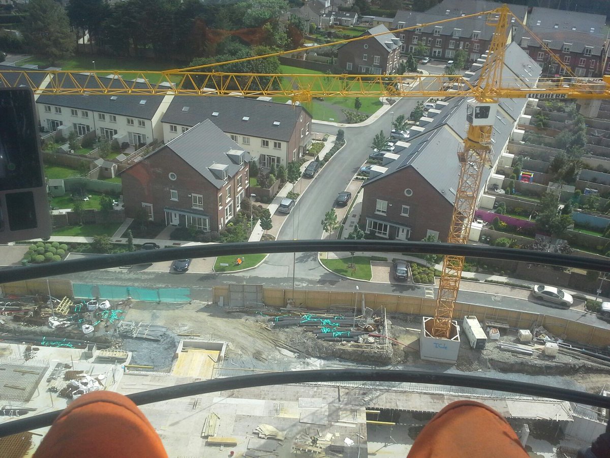 irlequip92's tweet image. Few more pictures of the fully erected and working Potain 219 ,
View from the operator&apos;s cab overlooking the Wicklow mountains
