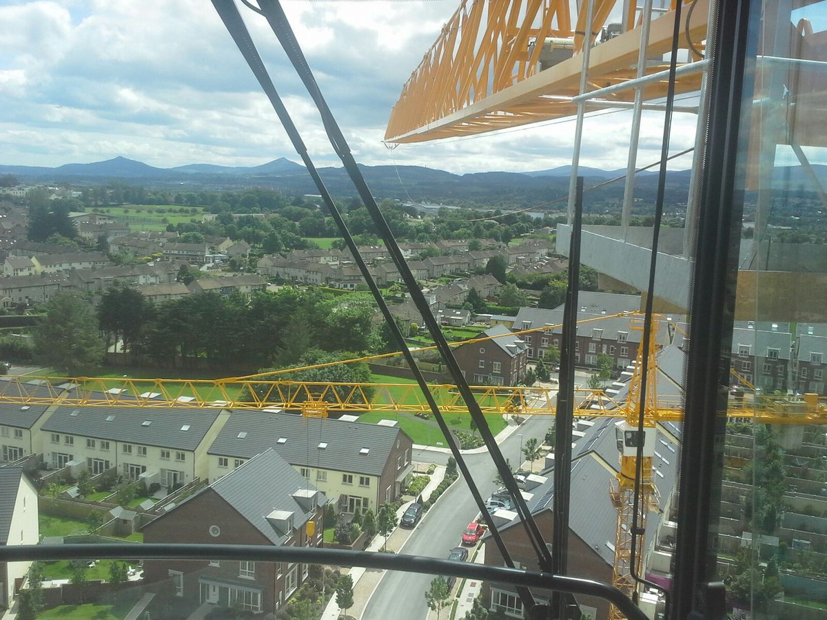 irlequip92's tweet image. Few more pictures of the fully erected and working Potain 219 ,
View from the operator&apos;s cab overlooking the Wicklow mountains