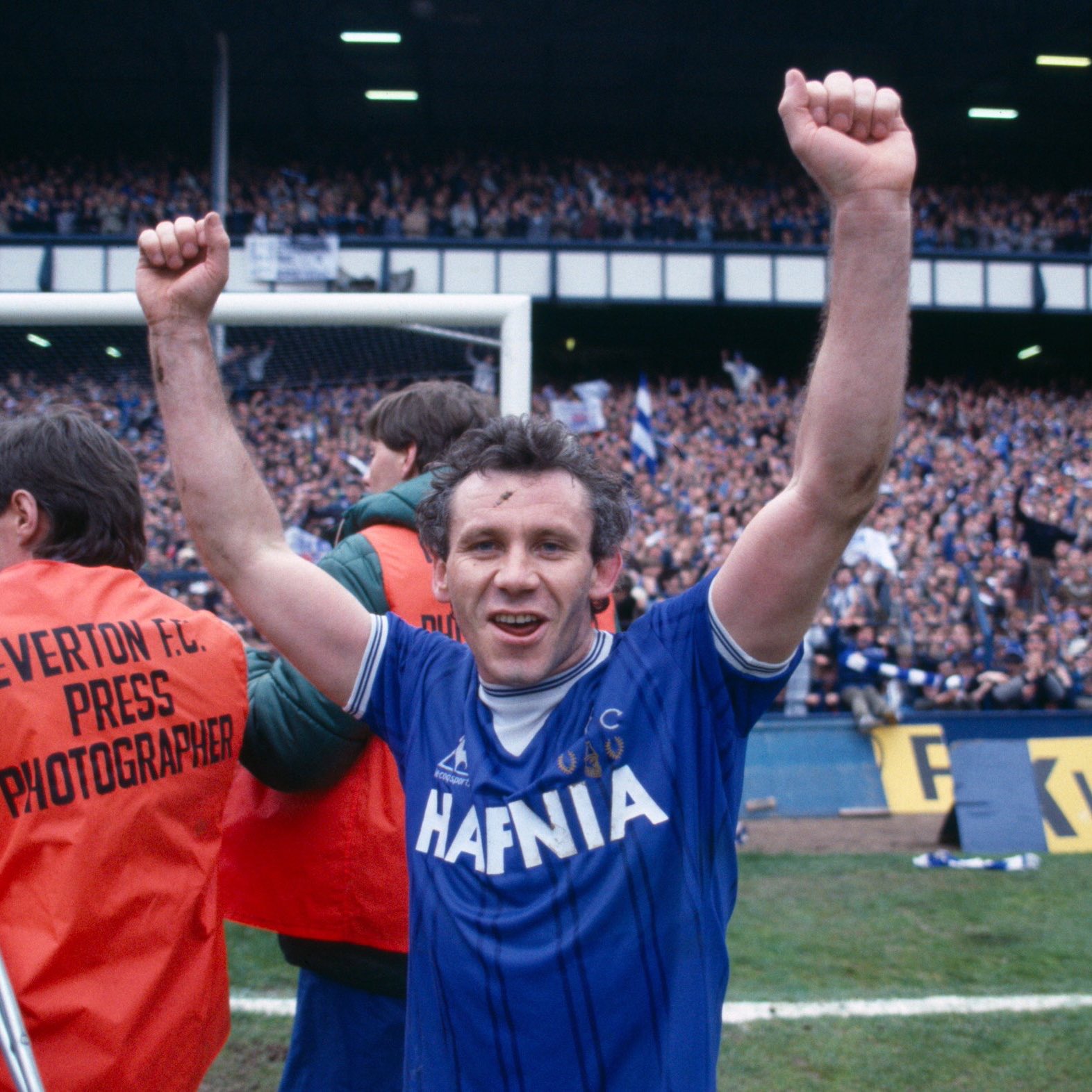 Happy 61st birthday to Everton legend Peter Reid! 