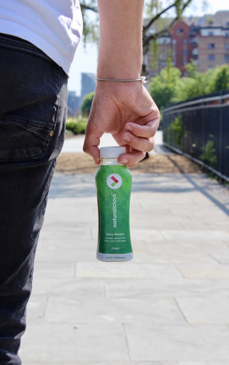 natur_uk's tweet photo. All your favourite greens are now in one place with an added kick - perfect for on the go! 😋🥒🍏 #Naturalicious #ColdPressedJuice #Raw #Pure https://t.co/277RHhV8Dc