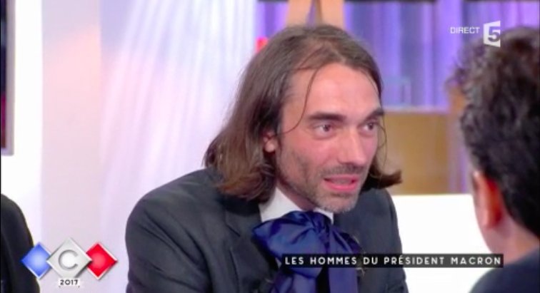 alostpanda's tweet photo. Je suis persuadée qu'Édouard Philippe et Cédric Villani sont la même personne mais avec des coupes différentes. https://t.co/F14Gal5wqA