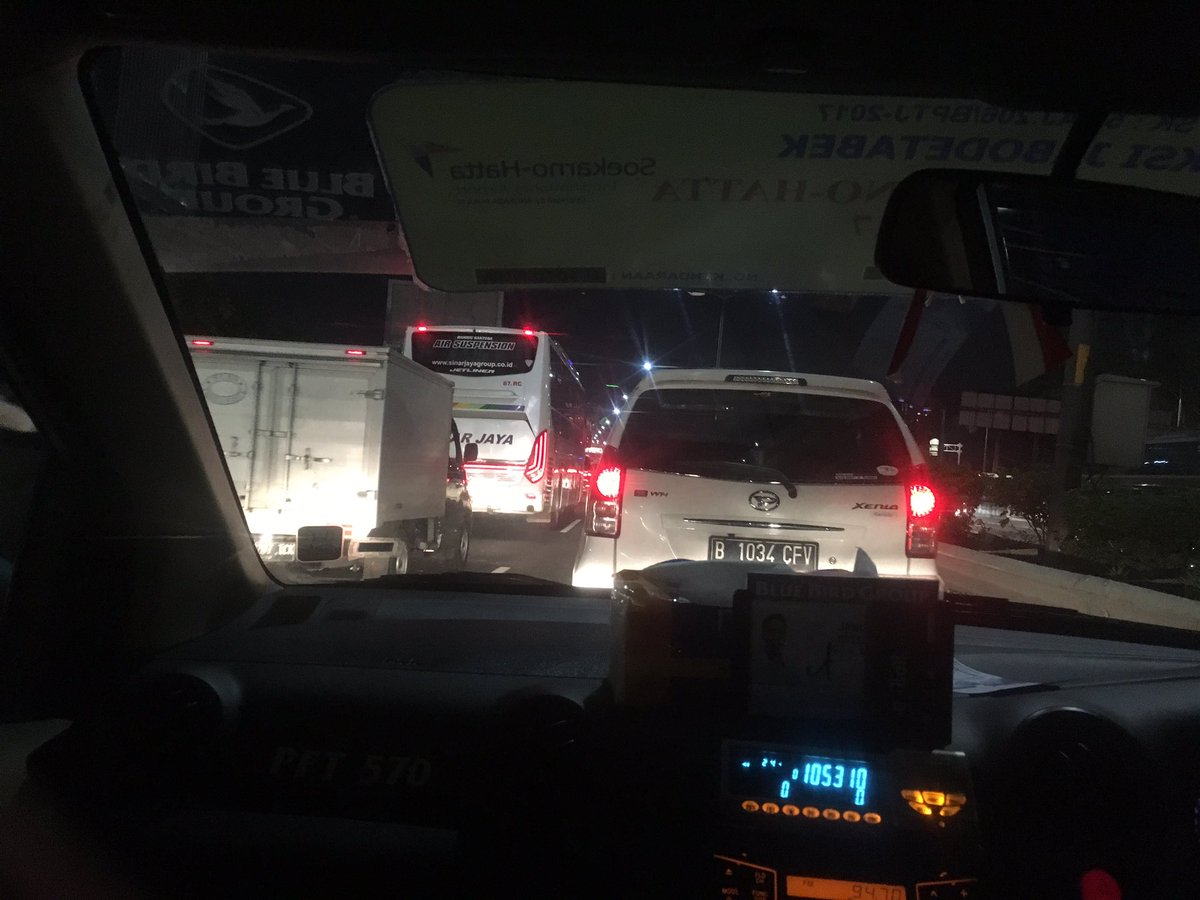 Sambutan yang hangat dari Jakarta tercinta ❤️ *nikmatin macet selagi bisa #GATweetmiles #garudaindonesia
