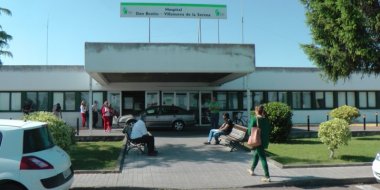 PP_Badajoz's tweet photo. El Hospital Don Benito-Villanueva hace aguas ¿Dónde está el proyecto de nuevo hospital que @ppextremadura realizó? https://t.co/7ppax2rBa2 https://t.co/mk72t50XBG