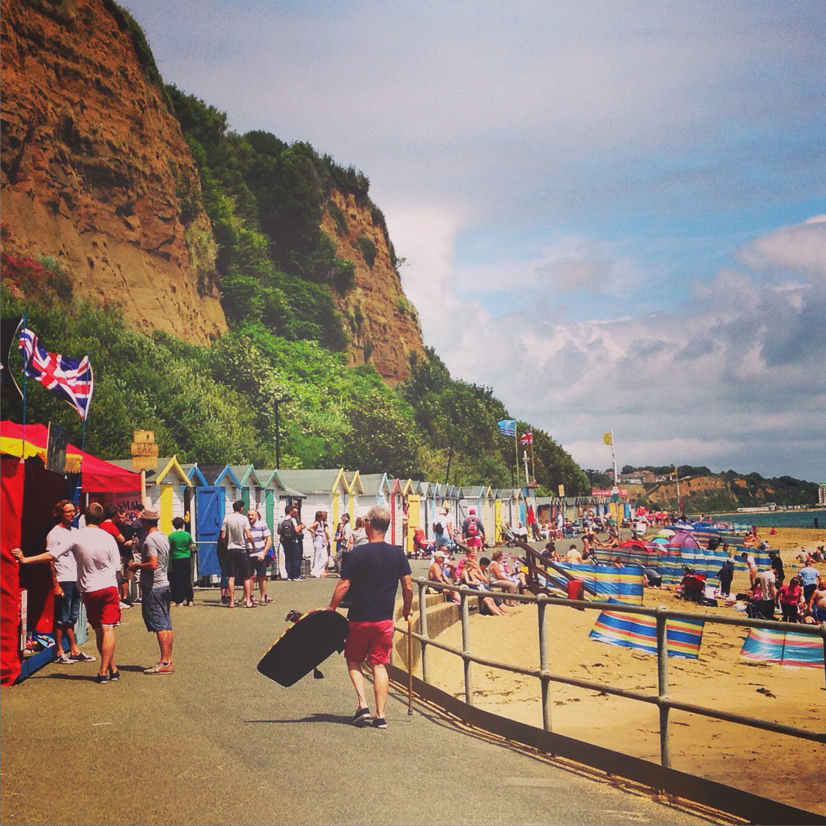 Craving sea &amp; sand to go with this sunshine? Join our day tour to the Isle of Wight this Sat! £35 per person! Email info@abbeytoursuk.com