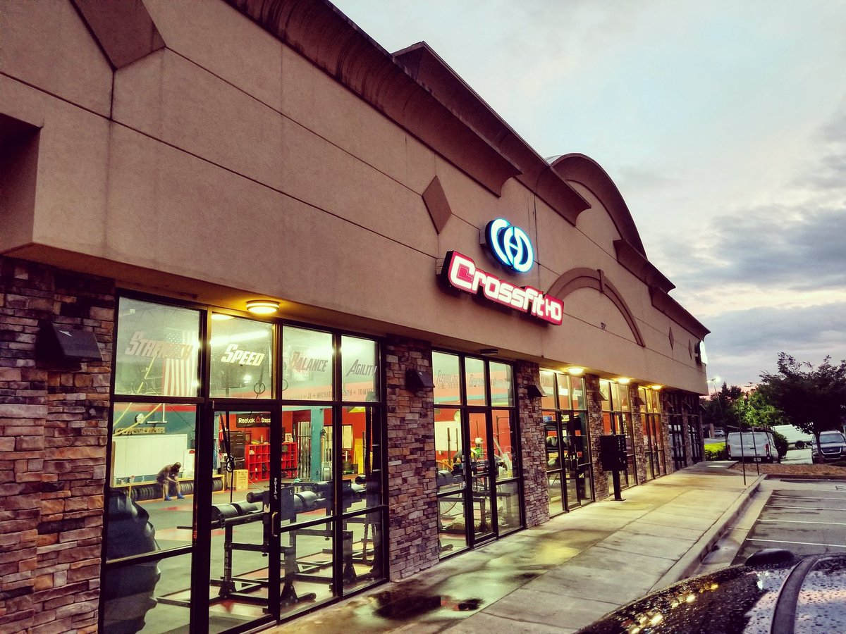 CrossFitHD's tweet image. Make it the best hour of your day

#YouLookBetterInHD #ownit #fitness #CrossFit #beyourbestself #Chamblee #Dunwoody #Brookhaven