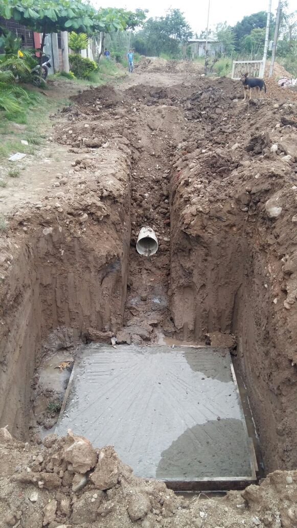 AGUAPASEP's tweet photo. Ampliación red de AA.SS. Lotiz. Monca. Longitud 92 m. tubería PVC 280 mm. #CésarEncaladaAlcalde @municipiopasaje @RadioJubonesEP https://t.co/otSH8vHfzh