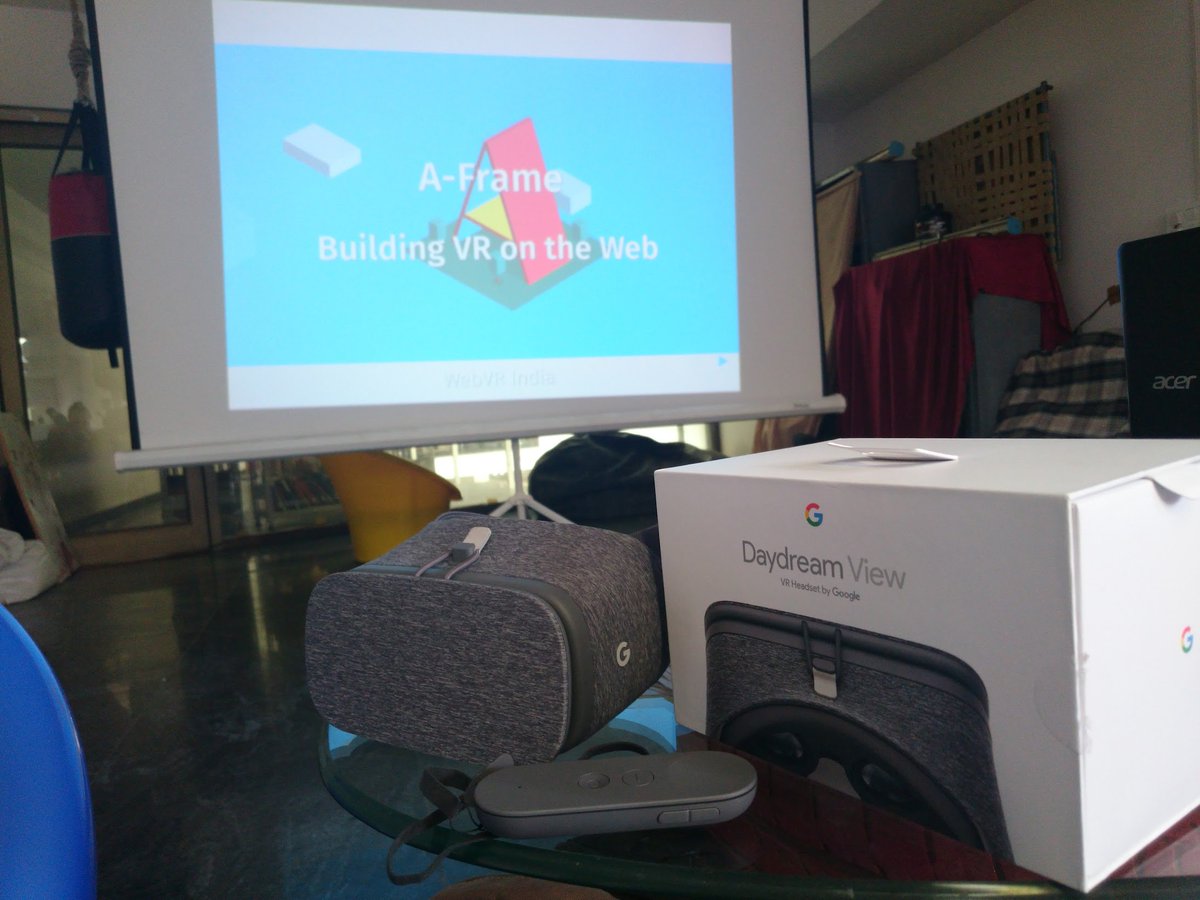 ram_gurumukhi's tweet photo. @swechafsmi thanks for hosting the event :-) #WebVRIndia https://t.co/R0cNtbKwfm