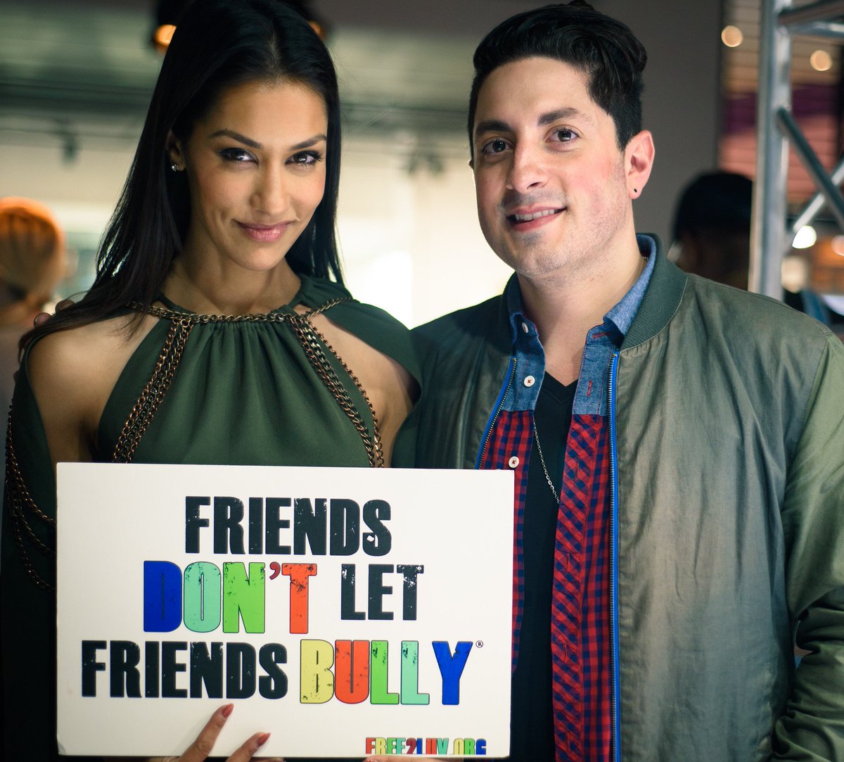 FREE_2_LUV's tweet photo. Big shout-out 2 @Janina 4 lending your heart 2 unite in LUV &amp; stand up 2 #bullying! Thank you for ROCKIN' LUV with us! ❤️ #IconsOfFashion https://t.co/3CtePE1BPp