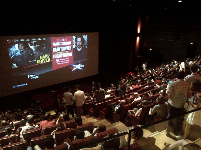 _prae_'s tweet photo. Notre séance avec le réalisateur Edgar Wright.. -5min. #panicCinema https://t.co/UVT6n0AZ3c