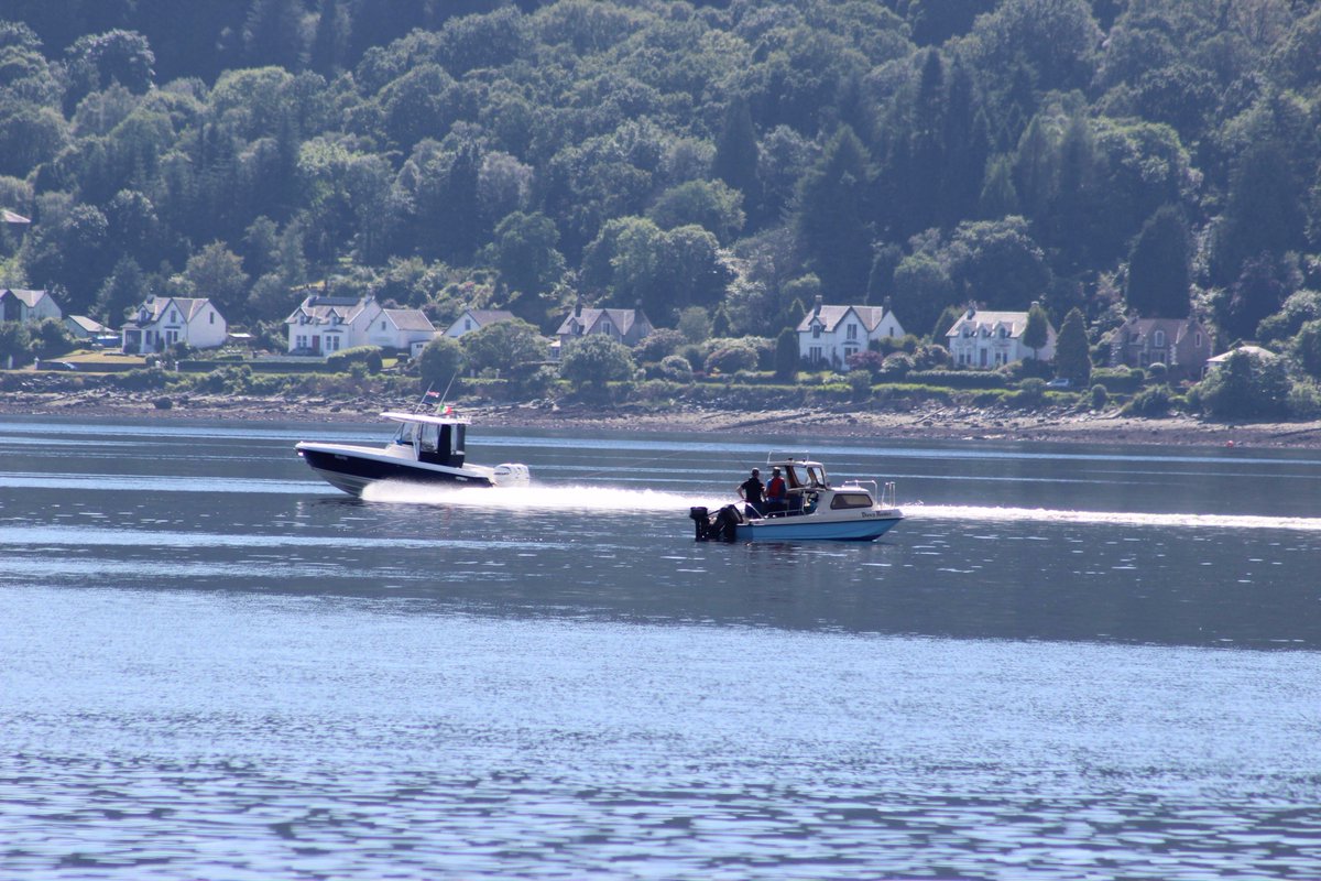 ArgyllSeaGlass's tweet photo. A busy day on #LochLong #Argyll #Scotland with pleasure boats the #ClydeClipper &amp; the #GuideUS fishing boat #LoveArgyll #LoveScotland https://t.co/KEyGaabQG0