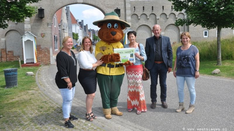 Sietske Holwerda wint verblijf op Landal Esonstad -  westnieuws.nl/nieuws/sietske…