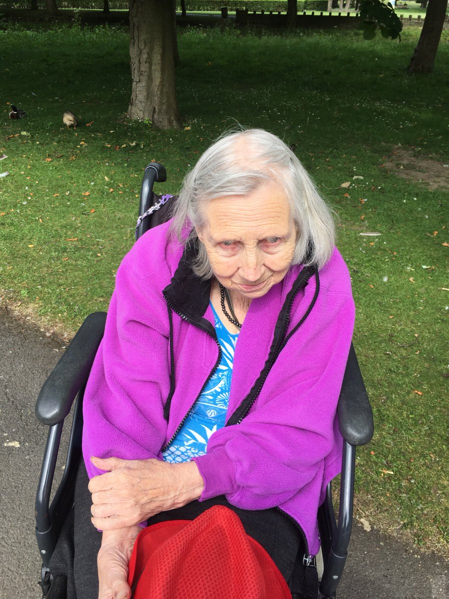 BankHall_care's tweet photo. Residents enjoyed a lovely morning in the sunshine at Thompsons park #hotweather https://t.co/myYgKevWbQ