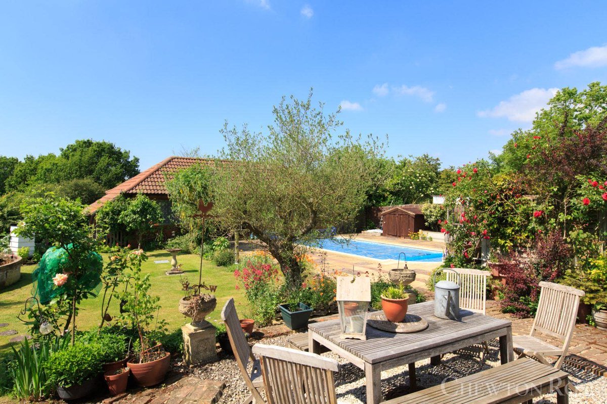 ChewtonRoseColc's tweet image. The pretty house at John de Bois Cottages has a long history and many a tale to tell

chewtonrose.co.uk/buying/4-bedro…