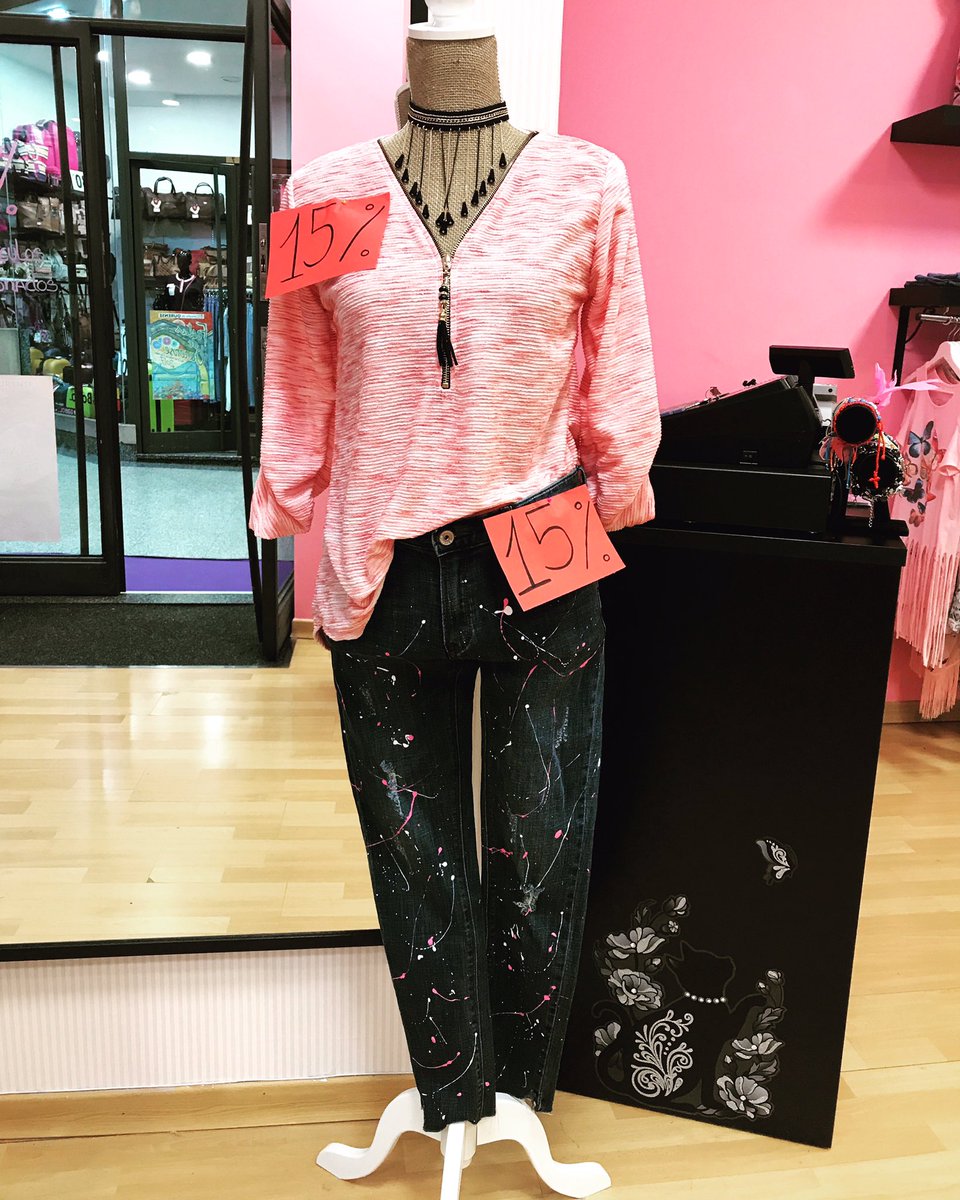 ModasIsabel_'s tweet image. 🌸🌺🌸🌺🌸🌺🌸🌺🌸

Camiseta cremallera: 15,90€ ‼️-15%‼️ 13,50€
Pantalón pintura 🎨: 29,90€ ‼️-15%‼️ 25,40€

🌸🌺🌸🌺🌸🌺🌸🌺🌸