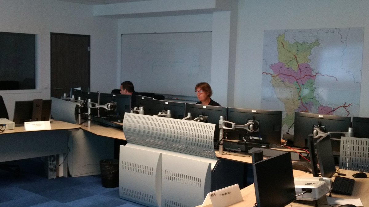 collardstef's tweet photo. #formatin #operateurPC #operateurCODIS @sdis42 MSP CODIS jaune et PC de Colonne https://t.co/i5lj0krbGD