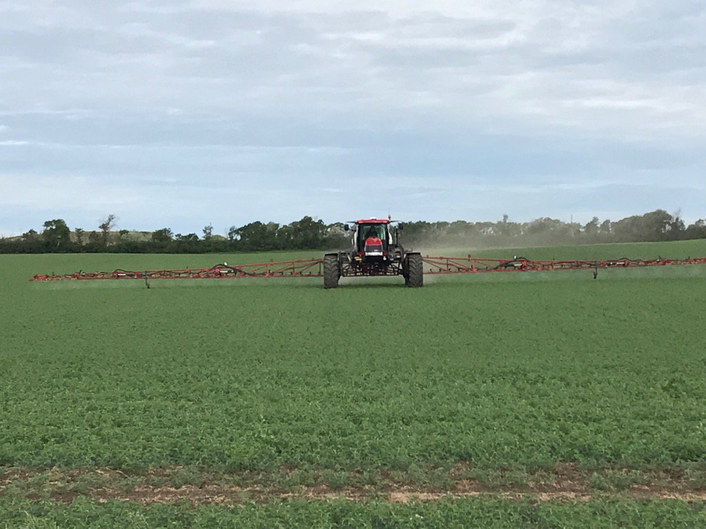 shedz75's tweet photo. John Deere wishes they could apply chemical this efficient #aimflex https://t.co/DJ44aJQJo6