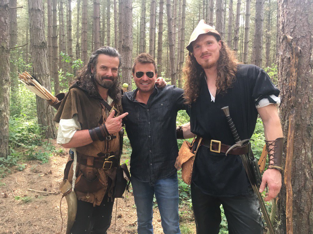 EzekialBone's tweet image. #RobinHood &amp;amp; #LittleJohn @PRadfordActor in #SherwoodForest filming with 'Booze Traveller' host Jack. #LoveNotts