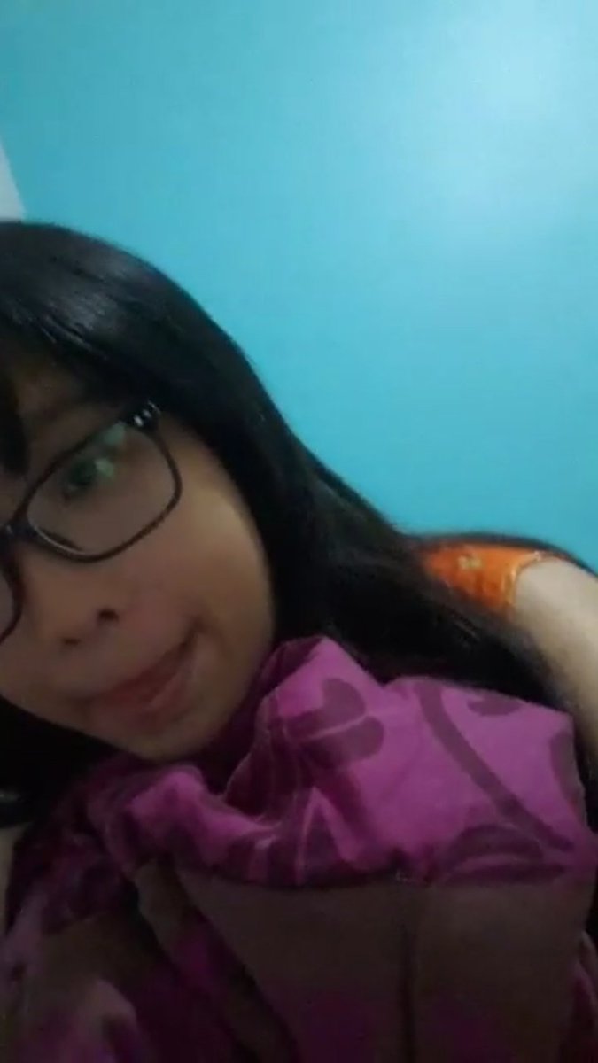 Jadi kata abel single terbaru teenebelle bercerita tentang seorang wanita yang mempunyai mood yang berbeda-beda