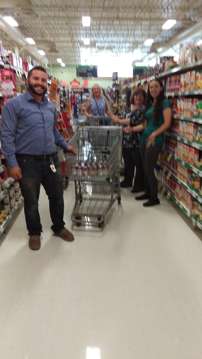 PortCares's tweet photo. Shopping 4 food bank #Sobeys #PortColborne thx 2 @sobeys  @boggiopharmacy Jason Young Al Peterson https://t.co/NPEnq5stBD