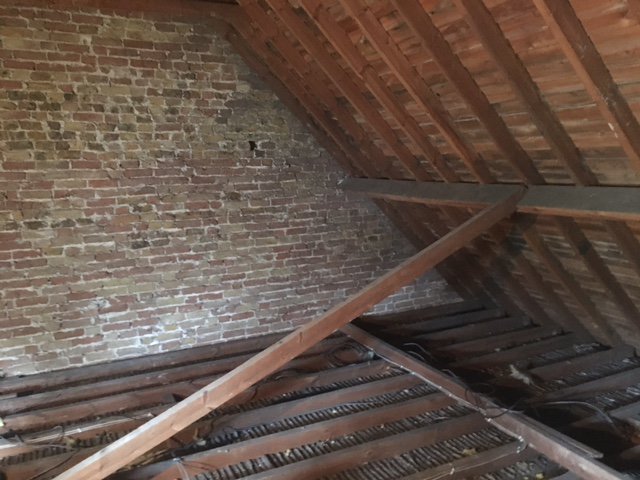 jphalebuilder's tweet photo. New Loft Conv. Broadstairs:steels in, floor going down, timber work &amp; framing-out going on #loftconversionsthanet #broadstairsloftconversion https://t.co/pBZjNesrN3