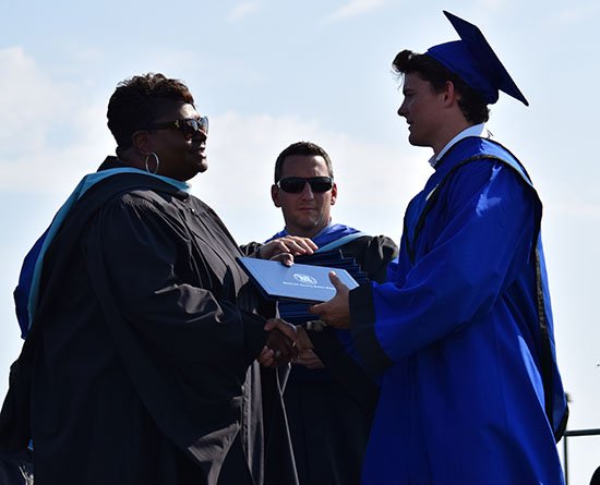 LCPSOfficial's tweet photo. A Passionate Graduation Speaker at @TuscaroraHS , https://t.co/uCMgNaISPf #LCPS #Loudoun https://t.co/zYm2RziPp3