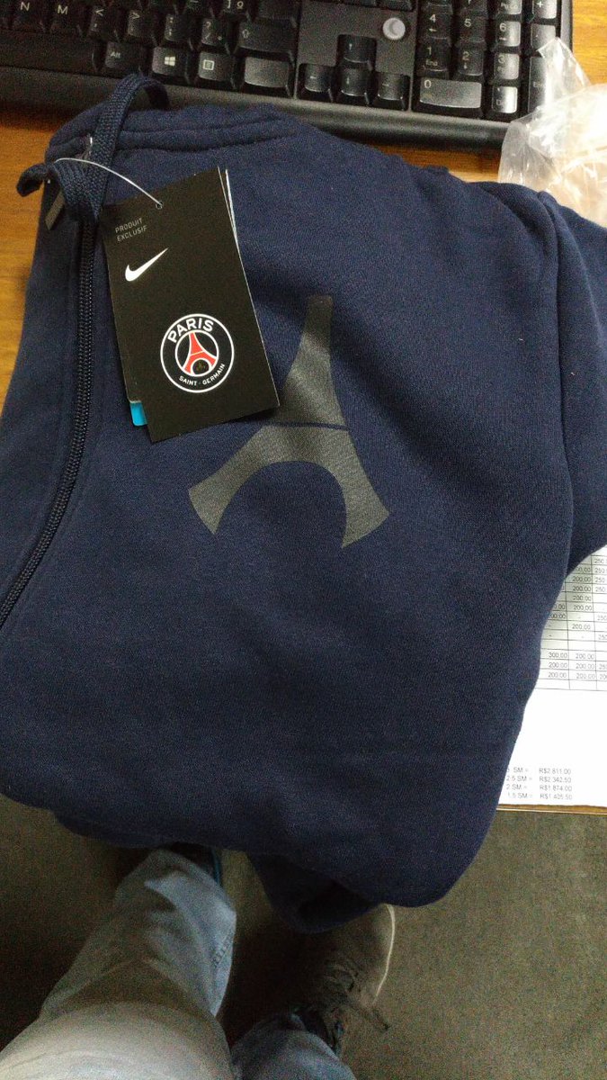 camisasfutebol1's tweet photo. Em breve novidades amigos! Novidades! #BVB #PSG #AMERICAMX @Denilson_b @SimonePaiva_ @diego62059649 @aleemaoqs @LEANDROC_SFC @89_michael23 https://t.co/CpTj7k0xcU