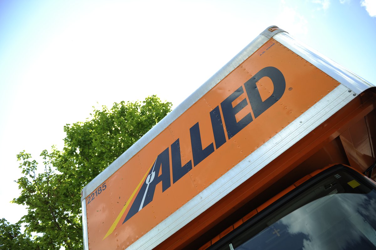 Learn why summer is the peak moving season! allied.com/blog/view/all-…