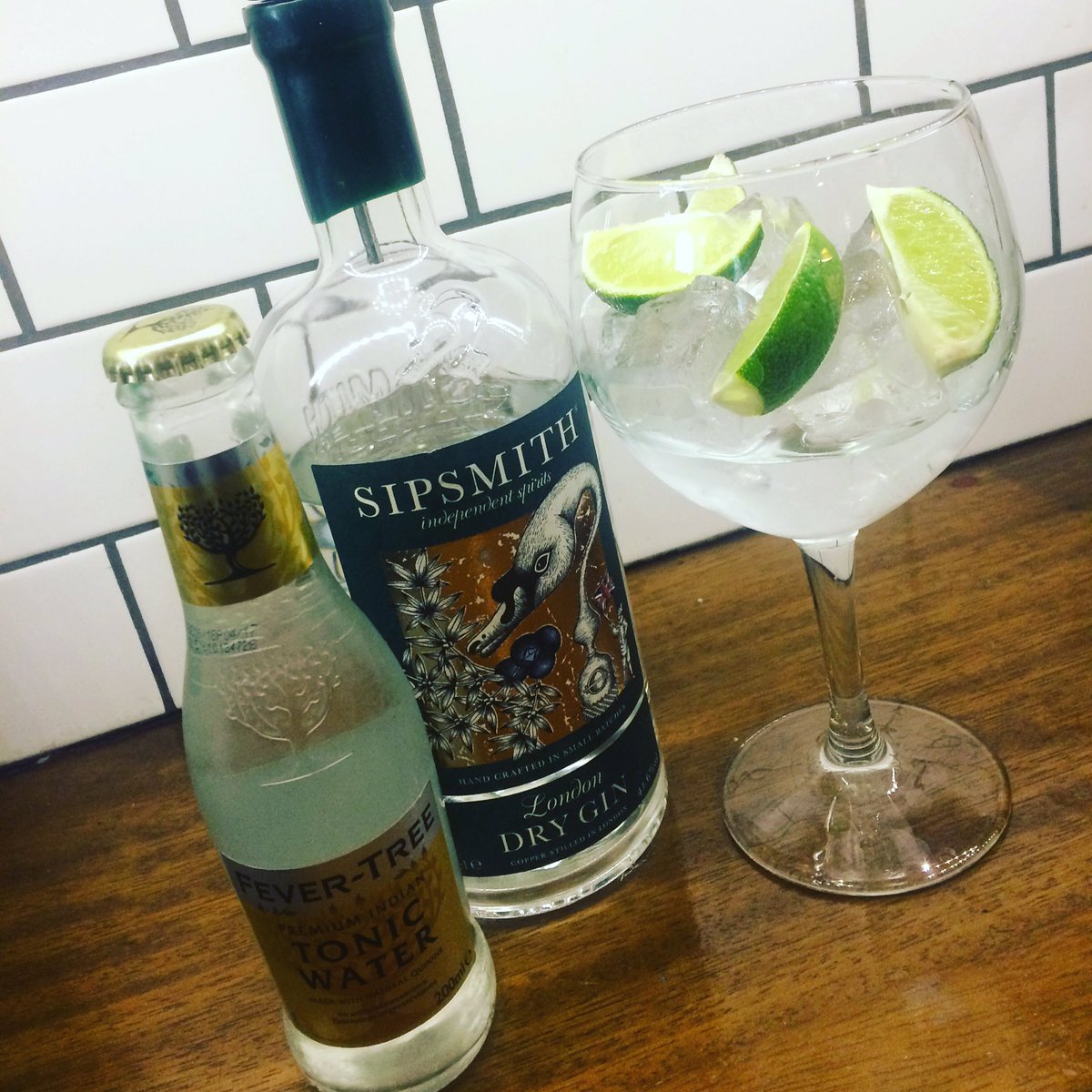 Where are you having your nice &amp; refreshing G&amp;T today? #sipsmithgin #freashlime &amp; #fevertreetonic