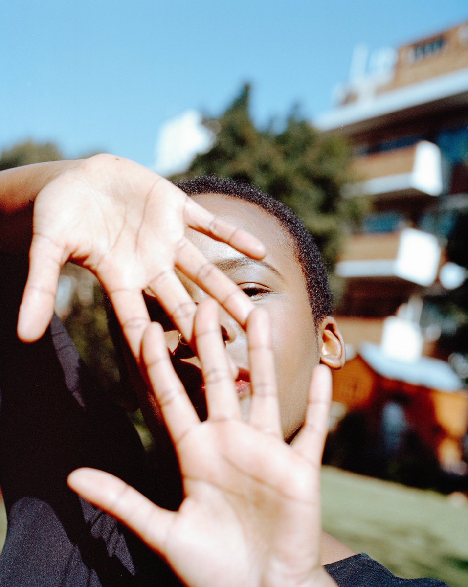 Between 10and5 tweet media