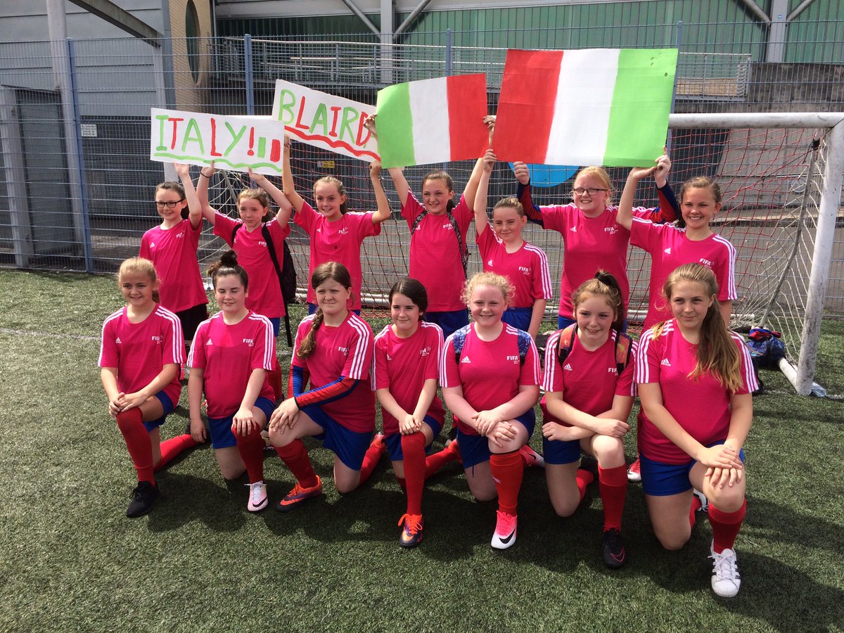 FootballGlasgow's tweet photo. @PEPASSGlasgow @camstraddenps @HaghillTeam @RiversideGovan @StAnnesPrimary @StClaresDrum @StSavioursGovan @WallacewellPS @sfa_west @tina_stewart8 PRIMARY GIRLS FESTIVAL 

What a fantastic day for football and to #liveyourgoals 

Here is some of the afternoon pics https://t.co/0fUol8vxWN