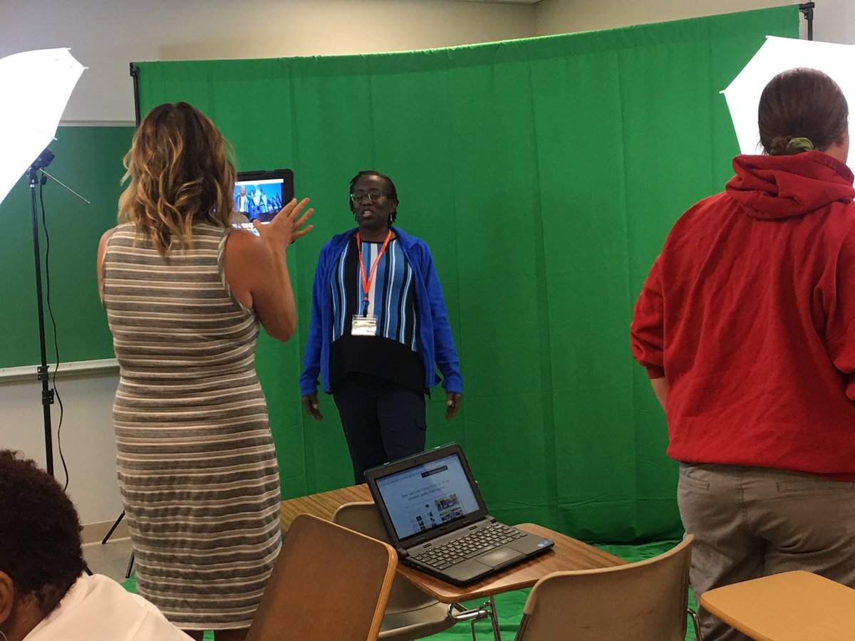 DoInkTweets's tweet photo. RT @SLPVal: Leaning how to use a Green Screen! Oh the possibilities! #eLEAD2017 #TSEfun @eleadcon https://t.co/I5h39N3E7D #doink