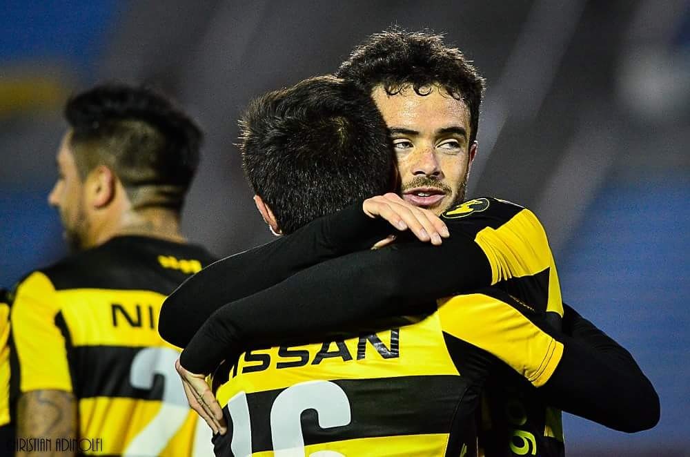 Chadinolfi's tweet photo. Lucas, Diego y un abrazo de GOL https://t.co/dAzJ2qyZZi