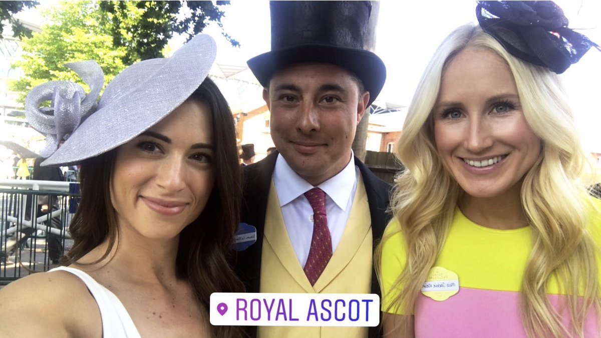 Royal @Ascot well underway! Big thank you to @RentTheRaces for the beautiful fascinator! 🇬🇧