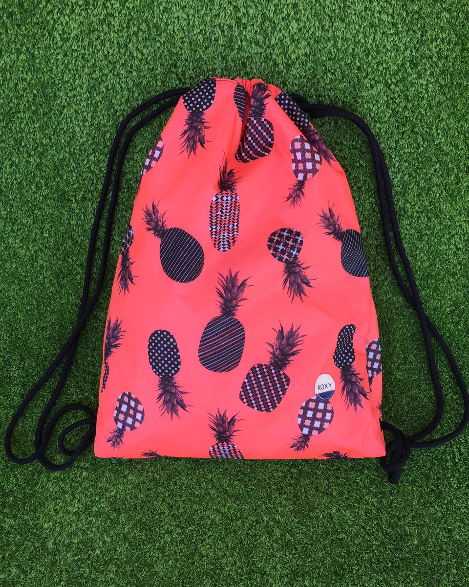 SolHouseCalvia's tweet photo. We have a crush on this @Roxy bag from #Flowboarders shop. We're giving it away on our #pineapplewave contest. Winner tomorrow!π https://t.co/YXabglv7Ej
