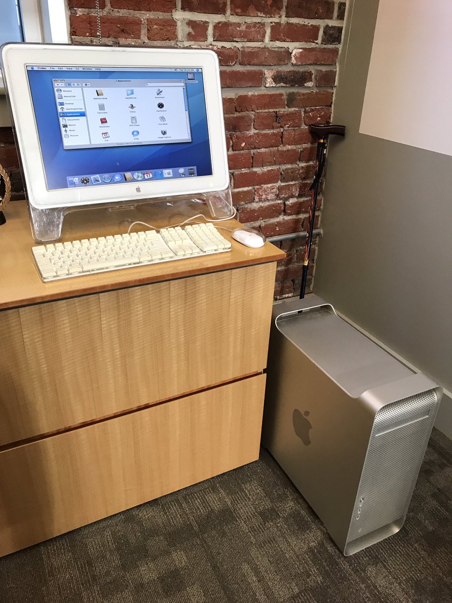 chrisfralic's tweet photo. Big thanks to @mcglinch for this awesome working 2003 G5 with Dual 2 GHz PowerPC processors and 1GB DDR SRAM!  The main unit is only 40 lbs. https://t.co/KkTAF9MZTj