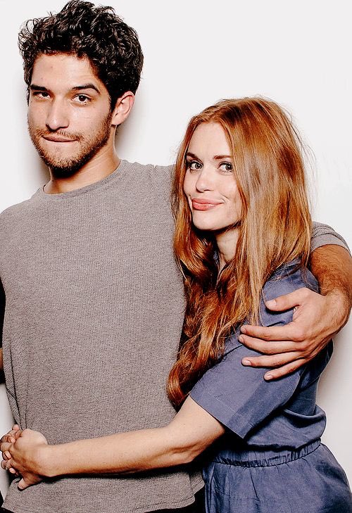 (<a href="/CrimsonWail/">𝓐𝗡𝗚𝗘𝗟 𑁤𝗙 𝓓𝗥𝗘𝗔𝗠𝗦 .ᐟ ⋆˚ 𝜗𝜚˚⋆</a>)