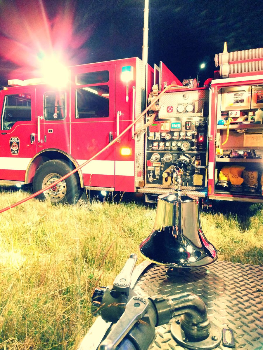 E2 and E10 extinguished burning railroad ties last night under the 99 bridge. Eugene Springfield Firefighters protecting you 24/7.  #iaff851