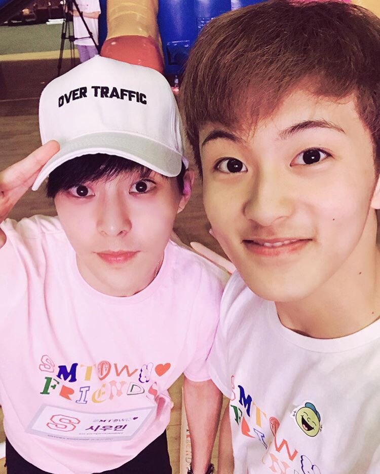 [Trans] 170620 NCT127 IG - [#MARK] Met cool senior Xiumin at SMTOWN workshop~~^^ it's really great to meet (you) &amp; I had an enjoyable time
