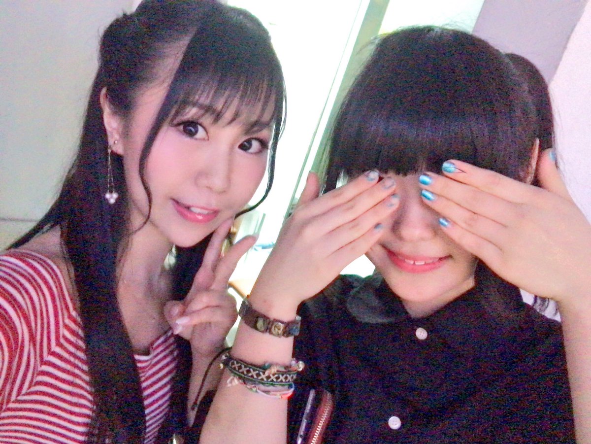山田奈都美 Pa Twitter そして オープニングシスターズさんの山田なつみさん Natsumi Ops とお写真撮っていただきました 同姓同名ですぞい おどろき うれしい なんとお声をかけてくださって かわいかったなぁぁまたお会い 山田奈都美 Pa Twitter そして オープニングシスターズさんの山田なつみさん Natsumi Ops とお写真撮っていただきました 同姓同名ですぞい おどろき うれしい なんとお声をかけてくださって かわいかったなぁぁまたお会い