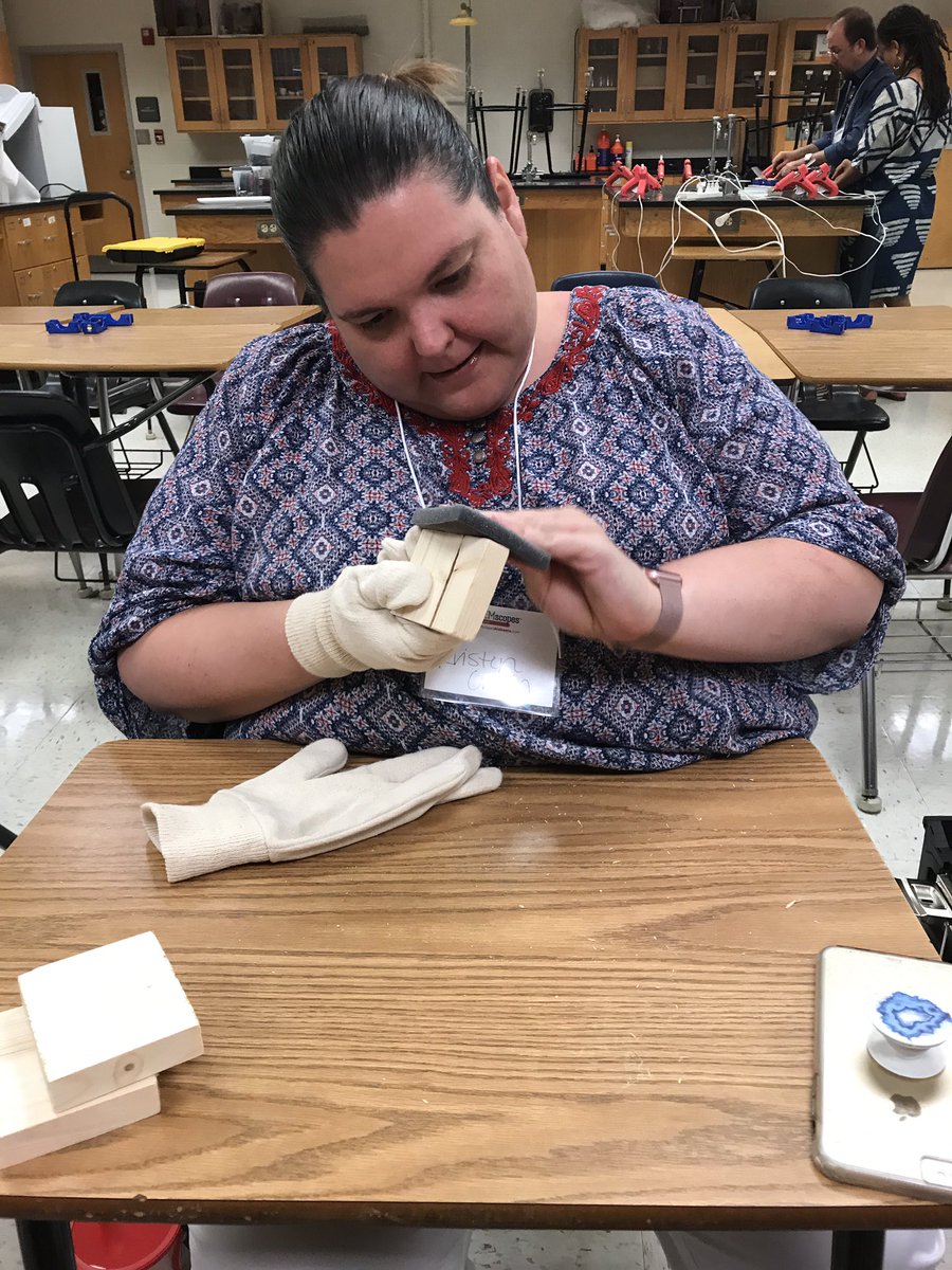 Cobb T <a href="/MsCrainium/">Kristen Crain</a> <a href="/CEISMC/">CEISMC</a>  <a href="/CooperSTEMAcad/">Cooper Stem</a> <a href="/STEMcobb/">Cobb County STEM/STEAM & Innovation Department</a> busy making circuit blocks. #stemcobb