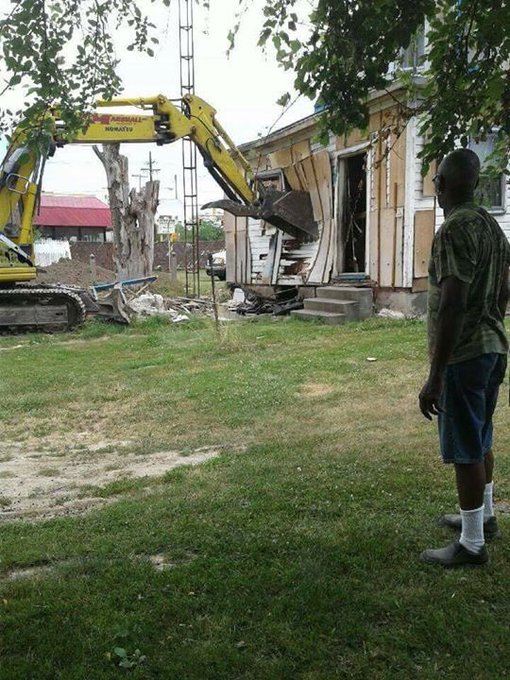 They really tearing down my granny house bro😢 smh mannn https://t.co/ksEKnGBtUM<a href="/tag/newprofilepic"class="tags"><span>#newprofilepic</span></a>