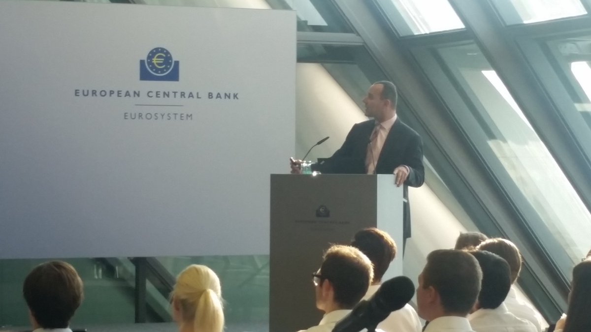 i_dolic's tweet photo. #frankfurtschool Masters Students and Alumni at the #ECB tonight! #fsmof #fsmim #fsmib https://t.co/T8fi8UbQn0